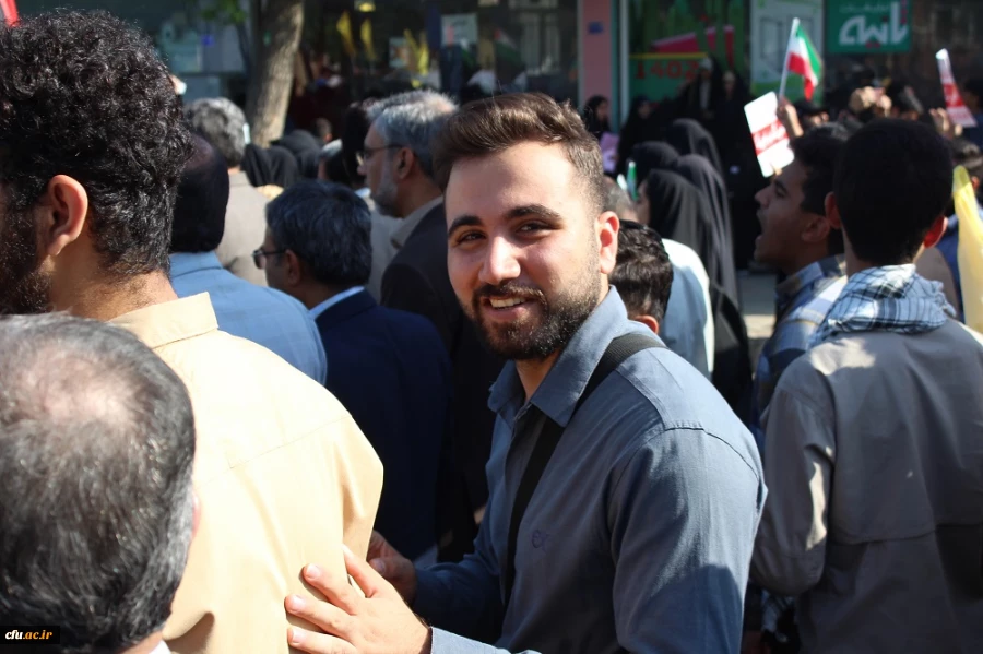 با حضور باشکوه رئیس، مسئولان، کارکنان، اساتید و دانشجومعلمان دانشگاه فرهنگیان استان بوشهر؛
راهپیمایی 13 آبان در بوشهر برگزار شد 8