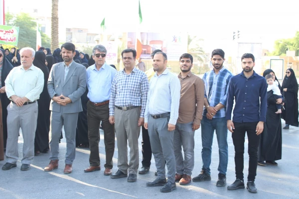 با حضور باشکوه رئیس، مسئولان، کارکنان، اساتید و دانشجومعلمان دانشگاه فرهنگیان استان بوشهر؛
راهپیمایی 13 آبان در بوشهر برگزار شد 3