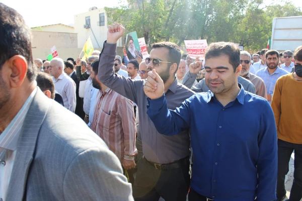 با حضور باشکوه رئیس، مسئولان، کارکنان، اساتید و دانشجومعلمان دانشگاه فرهنگیان استان بوشهر؛
راهپیمایی 13 آبان در بوشهر برگزار شد 8