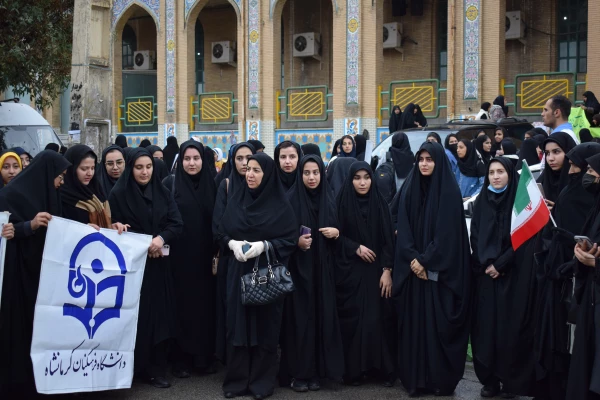 حضور پرشور اساتید، کارکنان و دانشجویان دانشگاه فرهنگیان کرمانشاه در راهپیمایی 13 آبان
 4