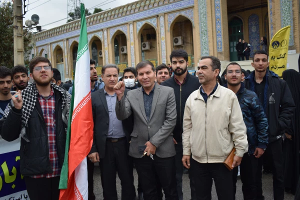 حضور پرشور اساتید، کارکنان و دانشجویان دانشگاه فرهنگیان کرمانشاه در راهپیمایی 13 آبان
 9