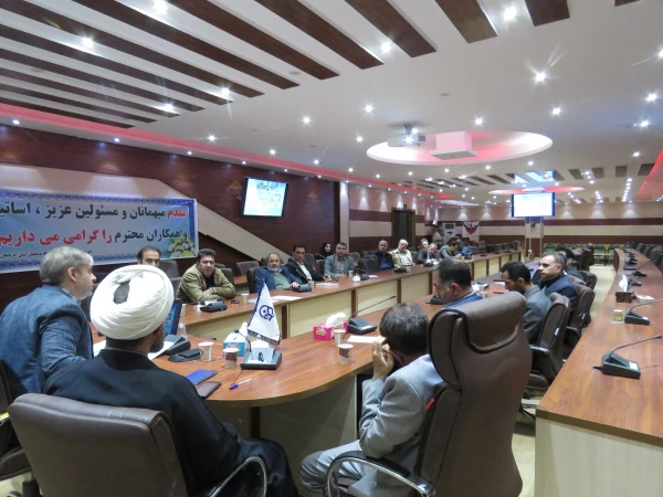 نشست بصیرتی اساتید دانشگاه فرهنگیان آذربایجان شرقی با عنوان راهبرد سنجی، منازعه هیبریدی ناتوی مقاومت اسلامی با ناتوی غربی 9