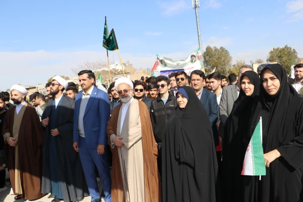 حضور گسترده خانواده بزرگ دانشگاه فرهنگیان آذربایجان شرقی در راهپیمایی 13 آبان  13