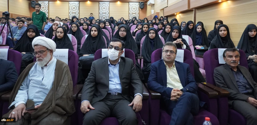 نشست عضو حقوقی و سخنگوی شورای نگهبان با روسای پردیس ها، مراکز، اساتیدو دانشجو معلمان دانشگاه فرهنگیان استان خوزستان 3