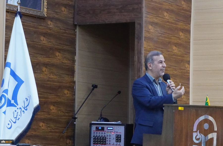 نشست عضو حقوقی و سخنگوی شورای نگهبان با روسای پردیس ها، مراکز، اساتیدو دانشجو معلمان دانشگاه فرهنگیان استان خوزستان 7