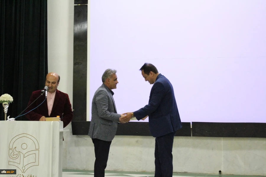 در دانشگاه فرهنگیان استان بوشهر؛
همایش علمی – ادبی شبی در کوی مولانا برگزار شد 7