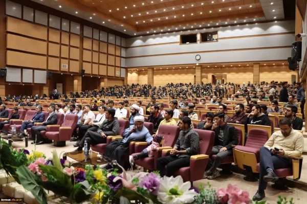 محفل بزرگ انس با قرآن کریم
 4