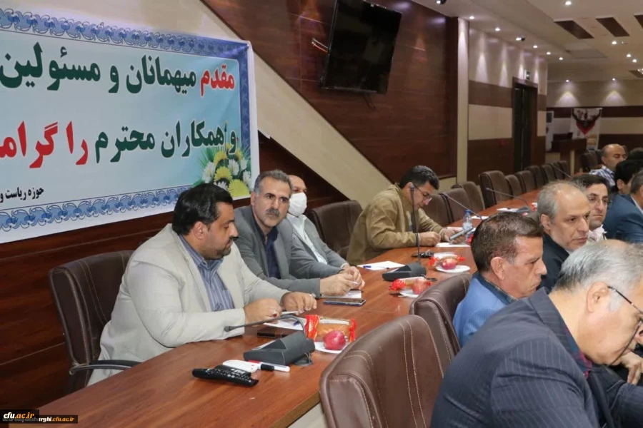 نشست صمیمی اعضای هیئت علمی پردیس های استان  با رئیس دانشگاه فرهنگیان آذربایجان شرقی  3