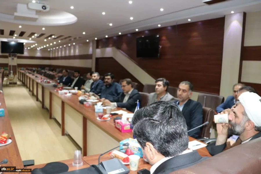 نشست صمیمی اعضای هیئت علمی پردیس های استان  با رئیس دانشگاه فرهنگیان آذربایجان شرقی  6