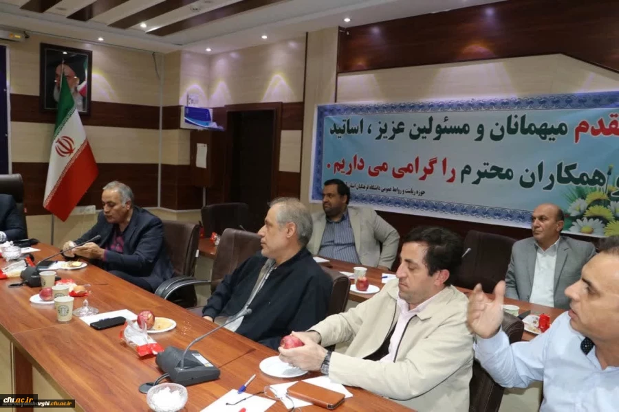 نشست صمیمی اعضای هیئت علمی پردیس های استان  با رئیس دانشگاه فرهنگیان آذربایجان شرقی  14