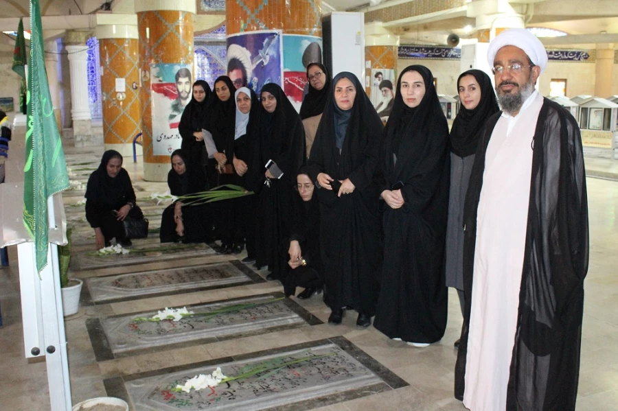 برگزاری آئین تجدید میثاق با شهدا مسئولان و کارکنان دانشگاه فرهنگیان استان بوشهر 3