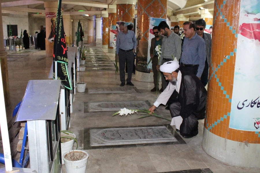 برگزاری آئین تجدید میثاق با شهدا مسئولان و کارکنان دانشگاه فرهنگیان استان بوشهر 4