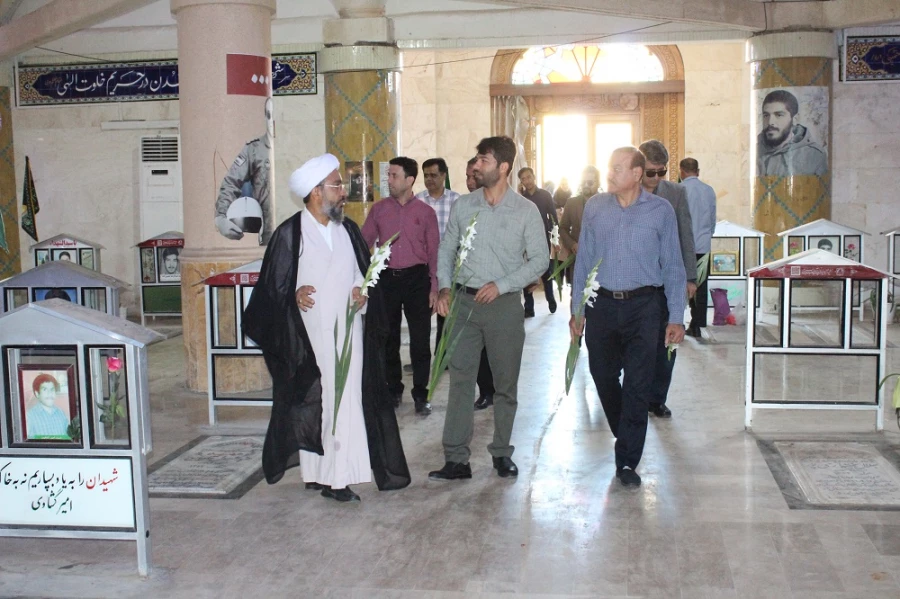 برگزاری آئین تجدید میثاق با شهدا مسئولان و کارکنان دانشگاه فرهنگیان استان بوشهر 10