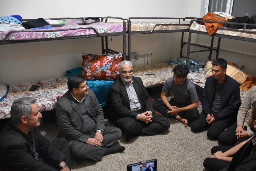 حضور استاندار چهارمحال و بختیاری در بین دانشجو معلمان 3