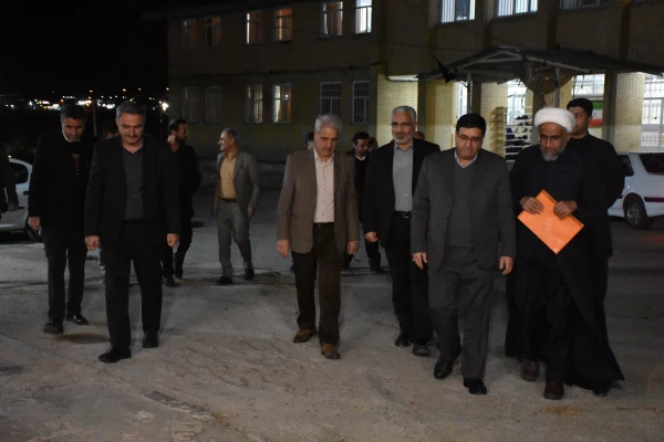 حضور استاندار چهارمحال و بختیاری در بین دانشجو معلمان 4