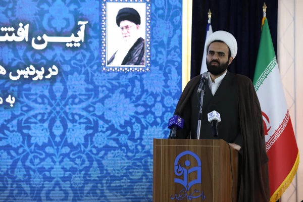 معاون التربوي والثقافي في وزارة التربية  والتعليم خلال حفل افتتاح مركز الرياضة واللياقة البدنية: 3