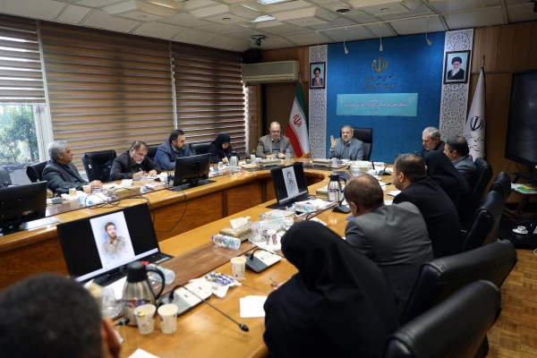 از پیگیری مشکلات صدور کارت پایان خدمت و ادامه تحصیل نومعلمان تا کمک به زمینه سازی اجرای سند تحول بنیادین  در مدرسه 
 8