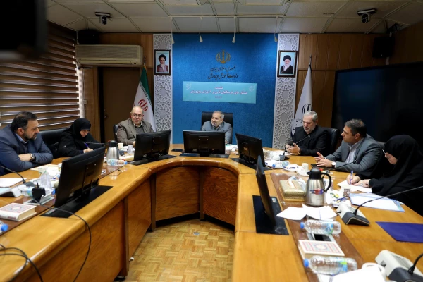 از پیگیری مشکلات صدور کارت پایان خدمت و ادامه تحصیل نومعلمان تا کمک به زمینه سازی اجرای سند تحول بنیادین  در مدرسه 
 12