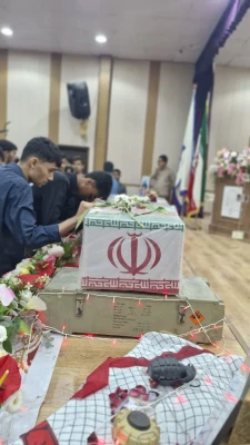 همزمان با ایام شهادت حضرت فاطمه زهرا سلام علیها، مراسم تشییع شهید گمنام در پردیس شهید بهشتی فرهنگیان هرمزگان
 14