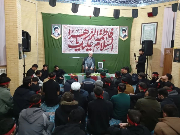 شب وداع با پیکر مطهر شهید گمنام در دانشگاه فرهنگیان استان کردستان
 2