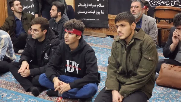 شب وداع با پیکر مطهر شهید گمنام در دانشگاه فرهنگیان استان کردستان
 7