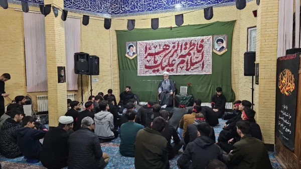 شب وداع با پیکر مطهر شهید گمنام در دانشگاه فرهنگیان استان کردستان
 11