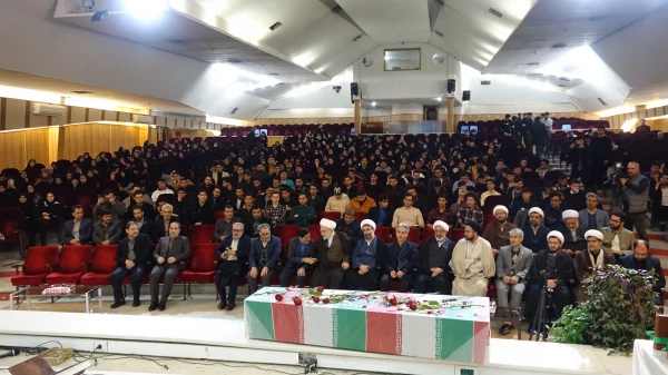 ویژه برنامه قرآن؛ معنویت، مقاومت و شهادت
 6