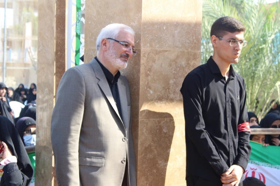 در دانشگاه فرهنگیان استان بوشهر؛
پیکر پاک شهید 17 ساله خوشنام دفاع مقدس تشییع و تدفین شد 2