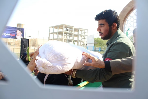 در دانشگاه فرهنگیان استان بوشهر؛
پیکر پاک شهید 17 ساله خوشنام دفاع مقدس تشییع و تدفین شد 5