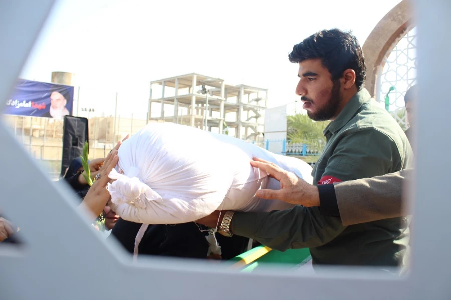 در دانشگاه فرهنگیان استان بوشهر؛
پیکر پاک شهید 17 ساله خوشنام دفاع مقدس تشییع و تدفین شد 5