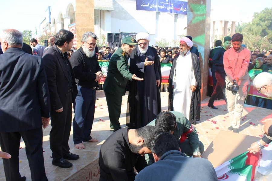 در دانشگاه فرهنگیان استان بوشهر؛
پیکر پاک شهید 17 ساله خوشنام دفاع مقدس تشییع و تدفین شد 9