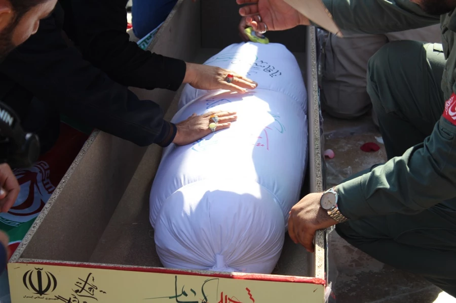 در دانشگاه فرهنگیان استان بوشهر؛
پیکر پاک شهید 17 ساله خوشنام دفاع مقدس تشییع و تدفین شد 10