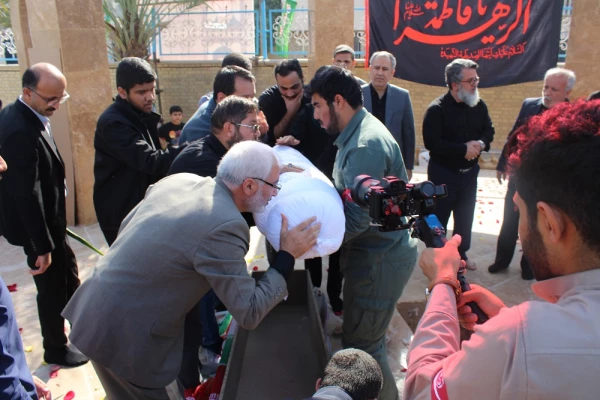 در دانشگاه فرهنگیان استان بوشهر؛
پیکر پاک شهید 17 ساله خوشنام دفاع مقدس تشییع و تدفین شد 11