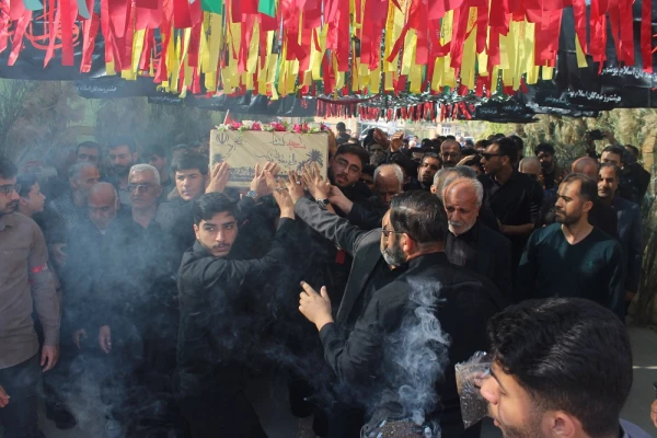 در دانشگاه فرهنگیان استان بوشهر؛
پیکر پاک شهید 17 ساله خوشنام دفاع مقدس تشییع و تدفین شد 17