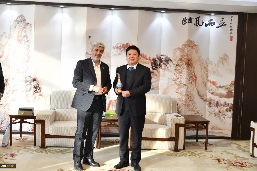 عقد اجتماع لمناقشة وشرح تنفيذ مذكرة التفاهم بين جامعة فرهجيان وجامعة شيان بوليتكنيك الصينية 2