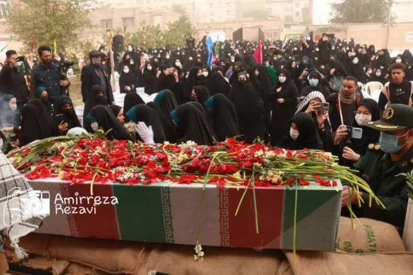 مراسم تشییع و تدفین شهید گمنام در پردیس حضرت فاطمه الزهرا(س) اهواز 3