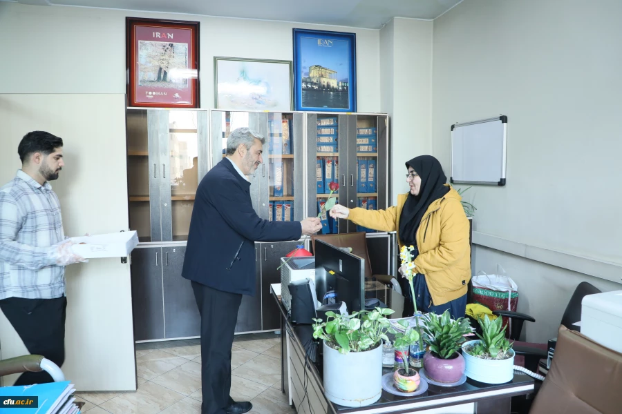 گزارش تصویری دیدار رییس دانشگاه فرهنگیان 
با کارکنان سازمان مرکزی به مناسبت ولادت حضرت فاطمه  زهرا (س)  و روز زن 11