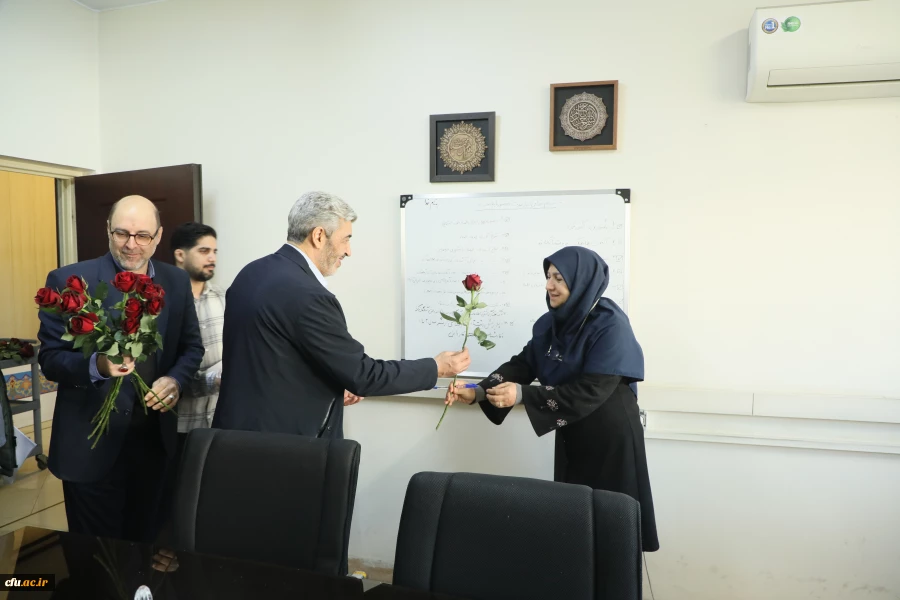 گزارش تصویری دیدار رییس دانشگاه فرهنگیان 
با کارکنان سازمان مرکزی به مناسبت ولادت حضرت فاطمه  زهرا (س)  و روز زن 8