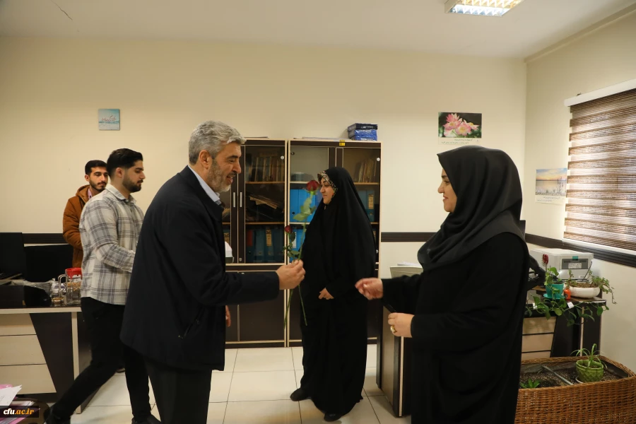 گزارش تصویری دیدار رییس دانشگاه فرهنگیان 
با کارکنان سازمان مرکزی به مناسبت ولادت حضرت فاطمه  زهرا (س)  و روز زن 11