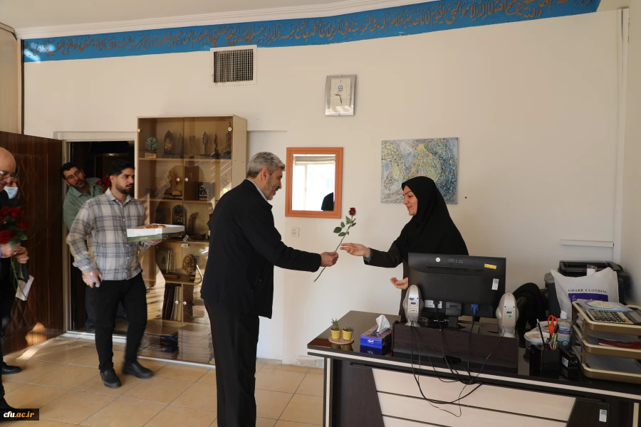 گزارش تصویری دیدار رییس دانشگاه فرهنگیان 
با کارکنان سازمان مرکزی به مناسبت ولادت حضرت فاطمه  زهرا (س)  و روز زن 9