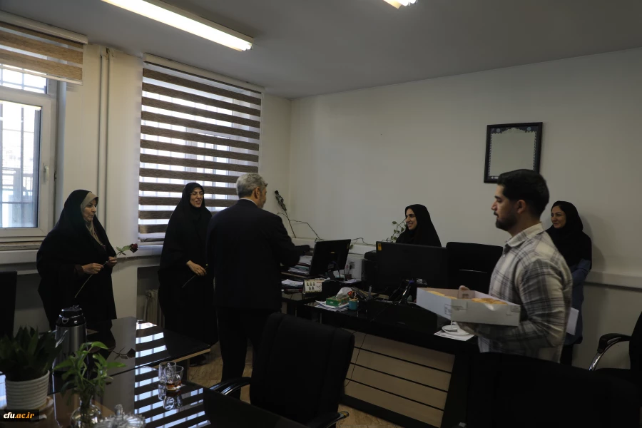 گزارش تصویری دیدار رییس دانشگاه فرهنگیان 
با کارکنان سازمان مرکزی به مناسبت ولادت حضرت فاطمه  زهرا (س)  و روز زن 8