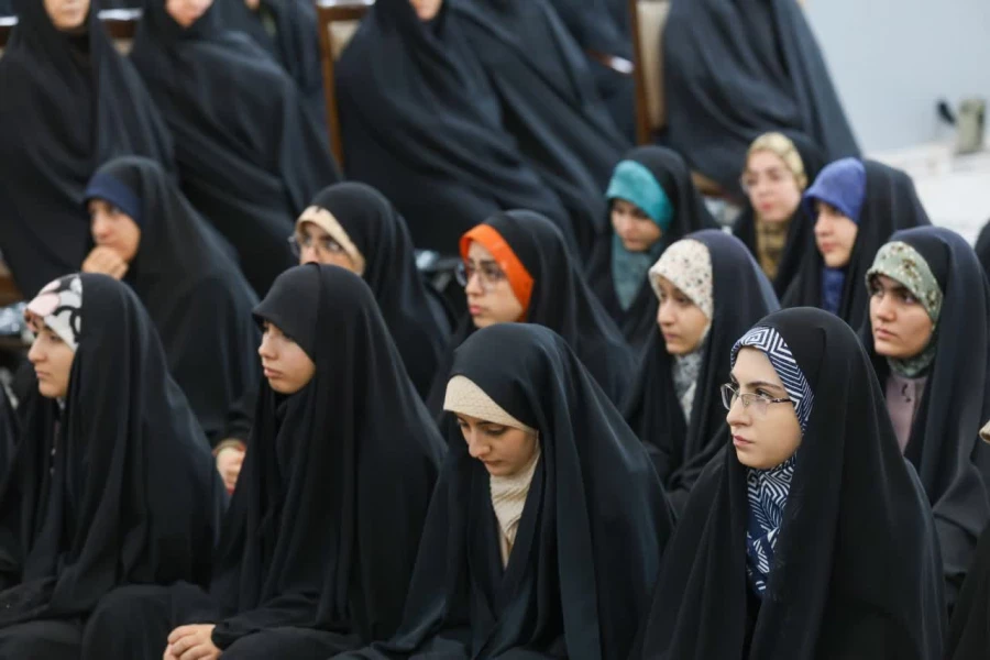 دیدار بانوان فرهیخته دانشگاههای آذربایجان شرقی با نماینده ولی فقیه در استان  3