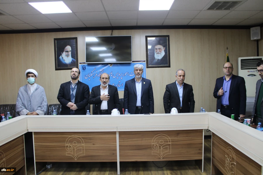 نشست صمیمانه جناب آقای دکتر برزویی  رییس محترم دانشگاه فرهنگیان و هیات همراه با کارکنان اداری دانشگاه فرهنگیان هرمزگان 2