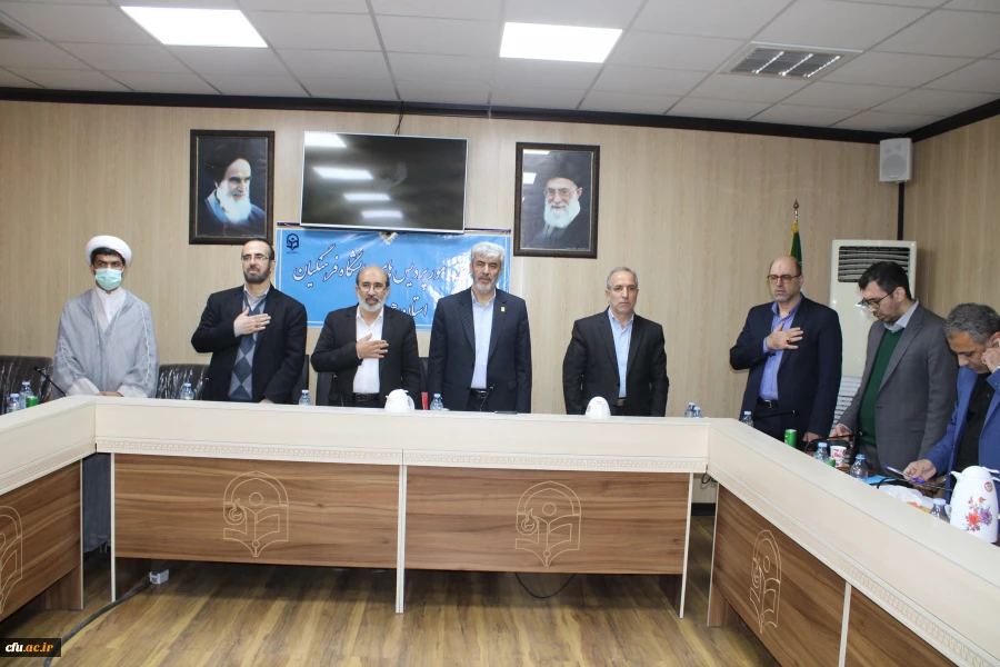 نشست صمیمانه جناب آقای دکتر برزویی  رییس محترم دانشگاه فرهنگیان و هیات همراه با کارکنان اداری دانشگاه فرهنگیان هرمزگان 5