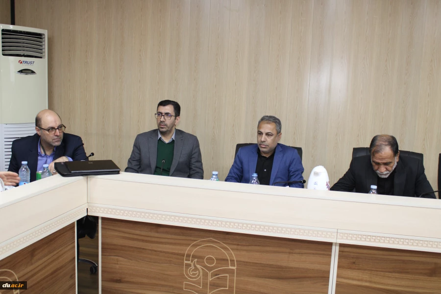 نشست صمیمانه جناب آقای دکتر برزویی  رییس محترم دانشگاه فرهنگیان و هیات همراه با کارکنان اداری دانشگاه فرهنگیان هرمزگان 9