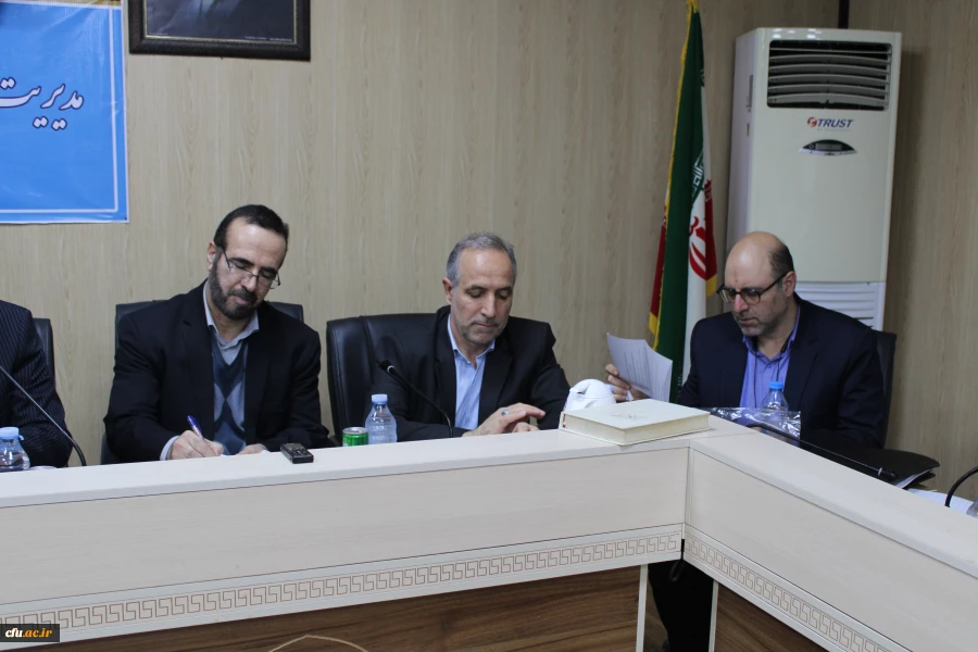 جلسه صمیمانه اساتید و اعضای هیات علمی دانشگاه فرهنگیان استان هرمزگان با حضور دکتر برزویی، رییس دانشگاه فرهنگیان کشور و هیات همراه  4