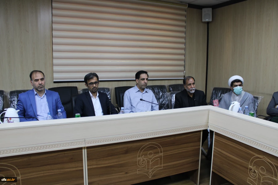 جلسه صمیمانه اساتید و اعضای هیات علمی دانشگاه فرهنگیان استان هرمزگان با حضور دکتر برزویی، رییس دانشگاه فرهنگیان کشور و هیات همراه  8