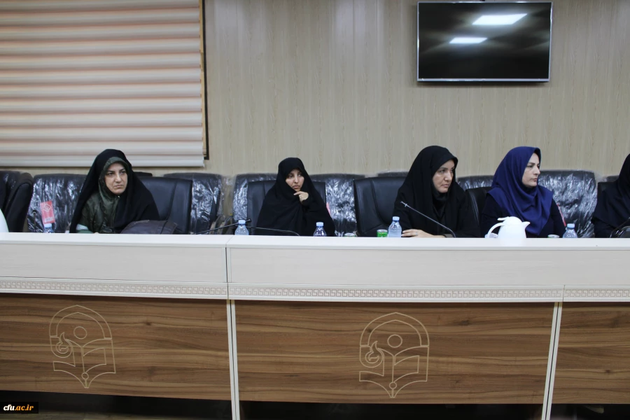 جلسه صمیمانه اساتید و اعضای هیات علمی دانشگاه فرهنگیان استان هرمزگان با حضور دکتر برزویی، رییس دانشگاه فرهنگیان کشور و هیات همراه  10