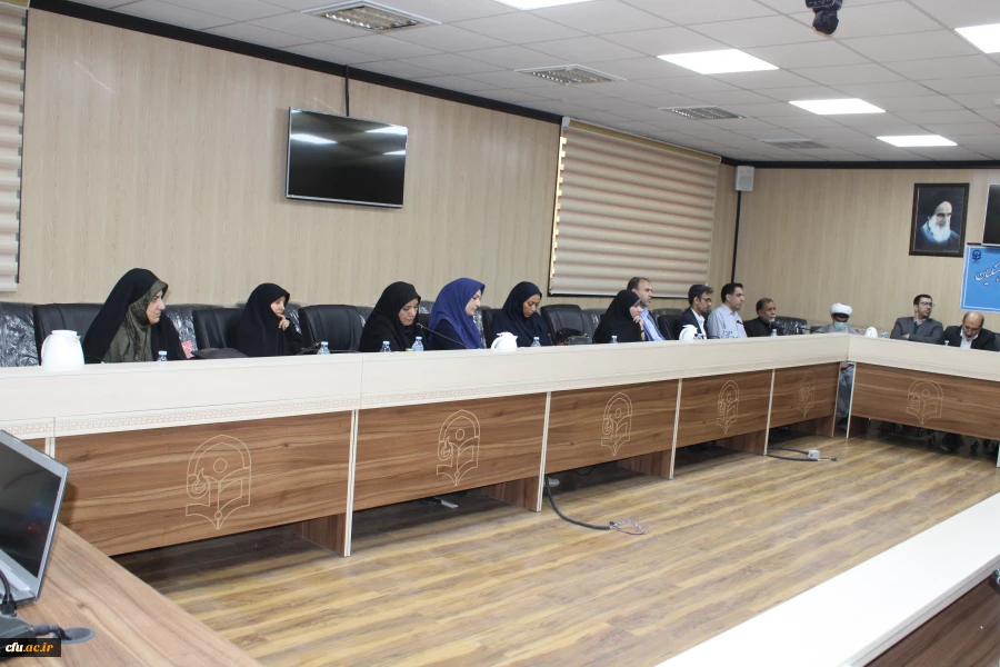 جلسه صمیمانه اساتید و اعضای هیات علمی دانشگاه فرهنگیان استان هرمزگان با حضور دکتر برزویی، رییس دانشگاه فرهنگیان کشور و هیات همراه  12