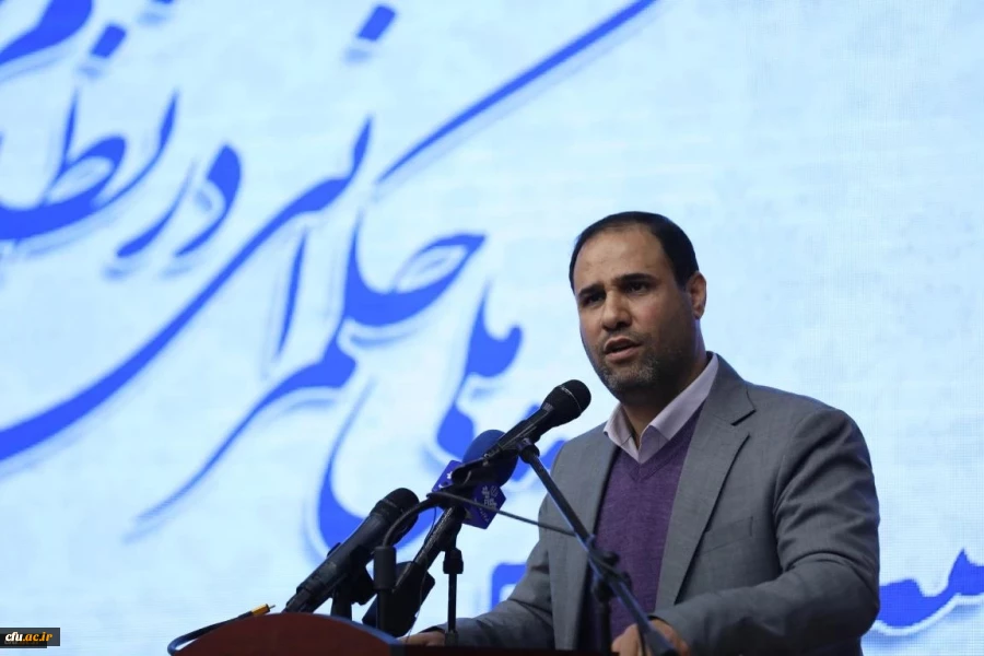 صحرايي:  
خلل معرفي بين الطلاب والمسؤولين؛ جرس إنذار للنظام التربوي في البلاد
 2